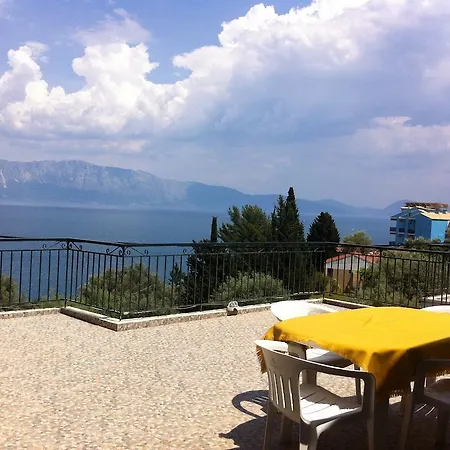 Georgia بيت ضيافة نِكيانا